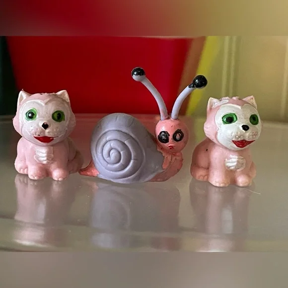 SOLD Vintage Retro Kitschy Plastic Animal Figurines🩷 - Picture 3 of 8